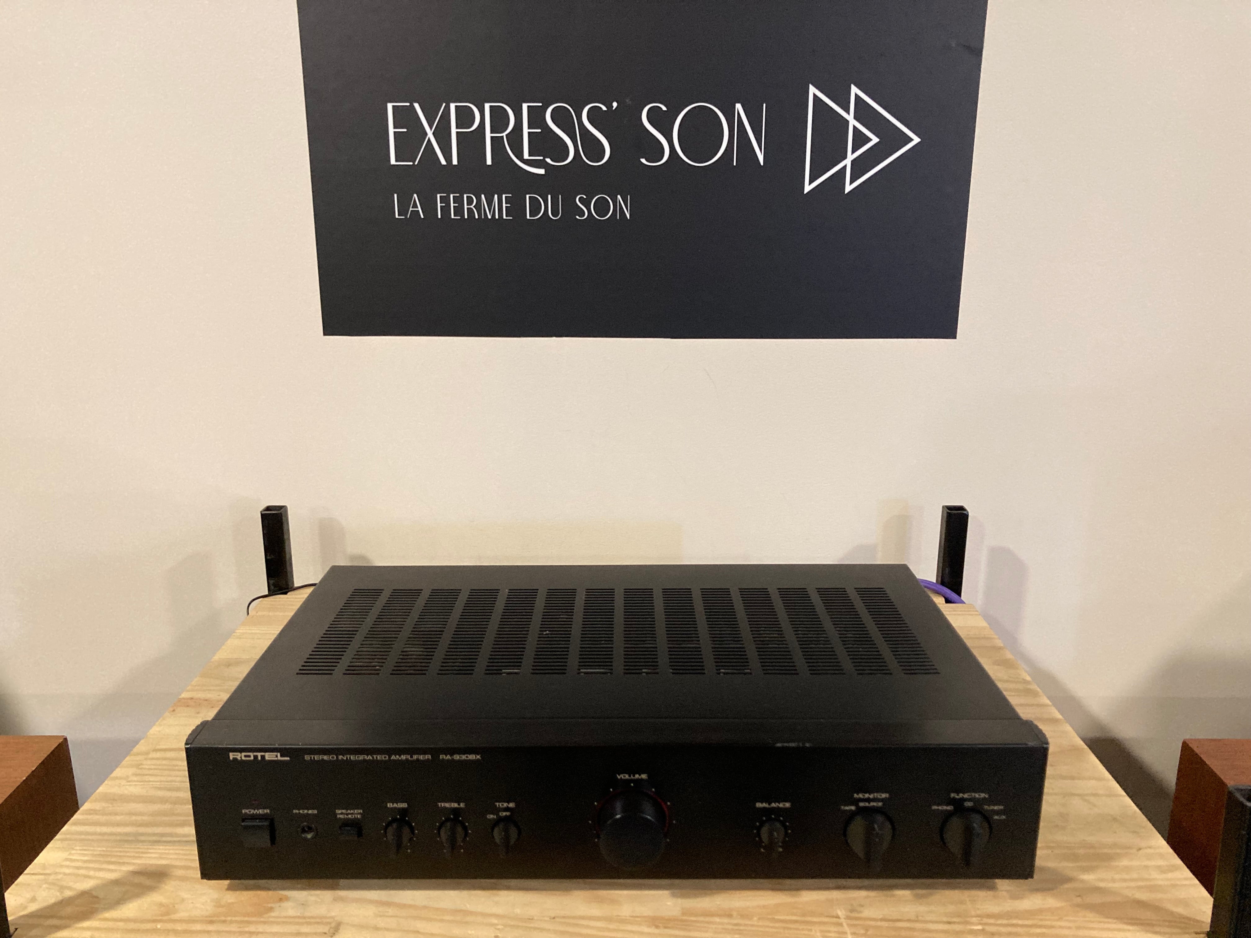 ROTEL RA-930BX