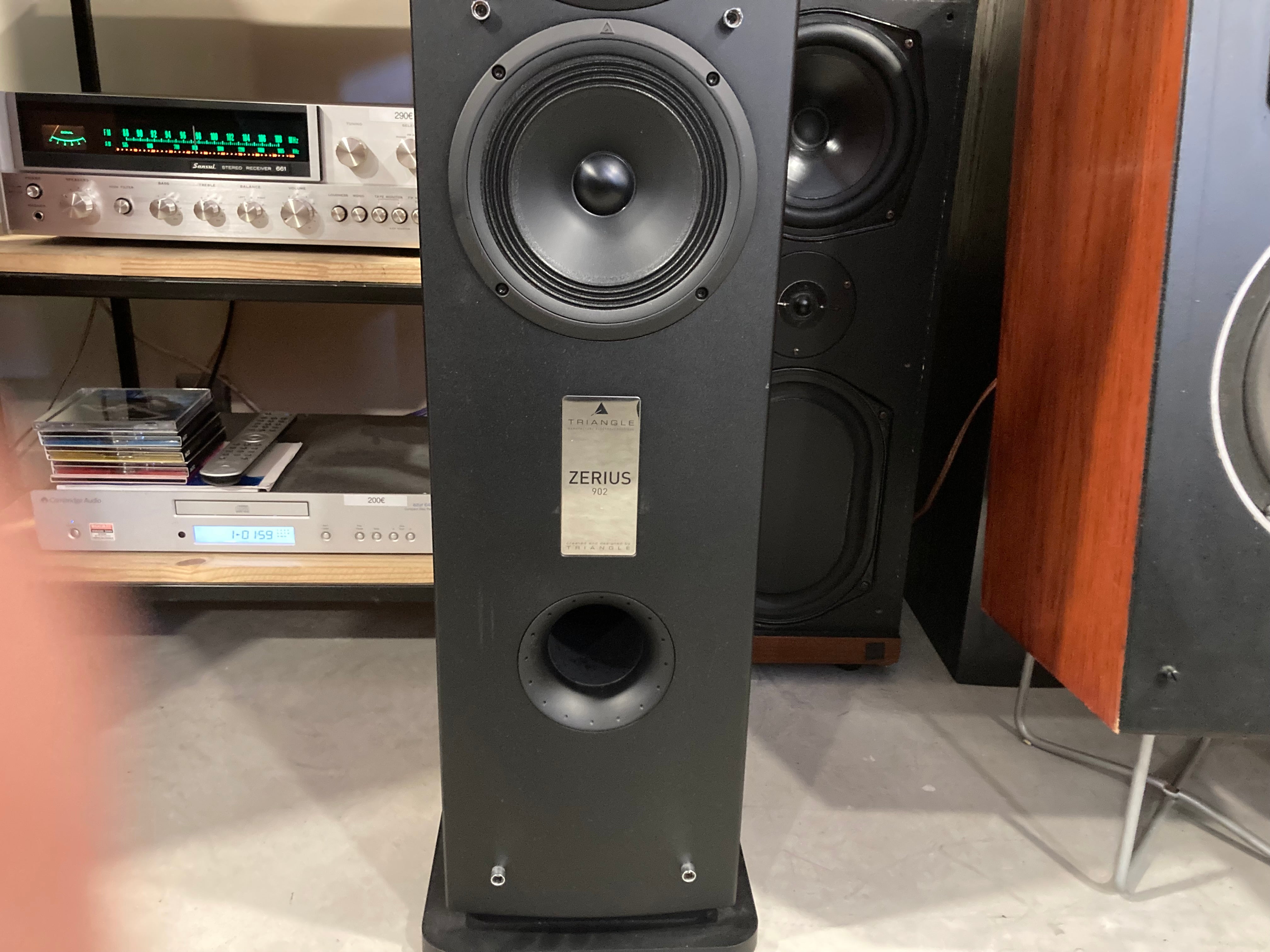 TRIANGLE ZERIUS 902