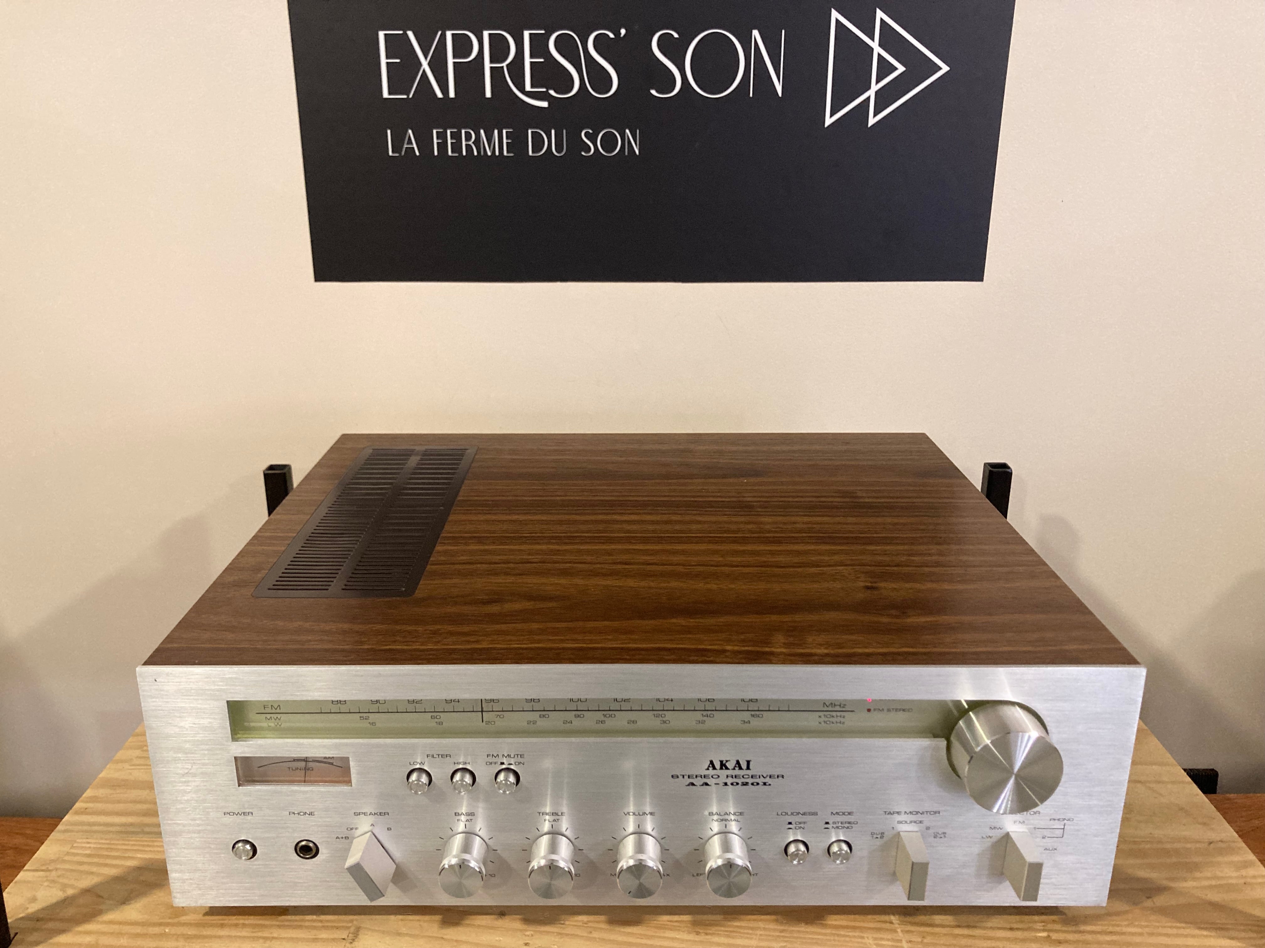 AKAI AA-1020L