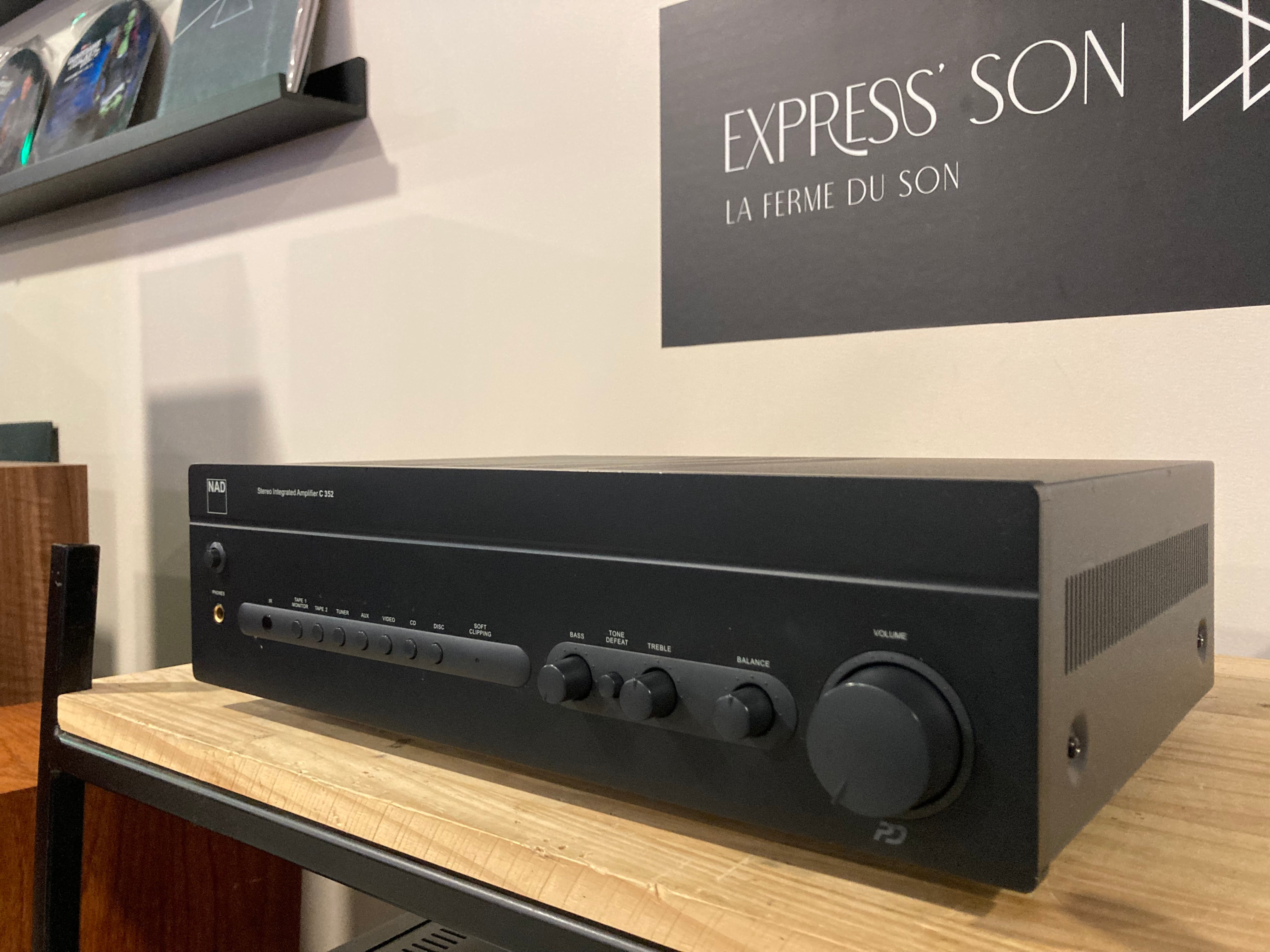 NAD C352