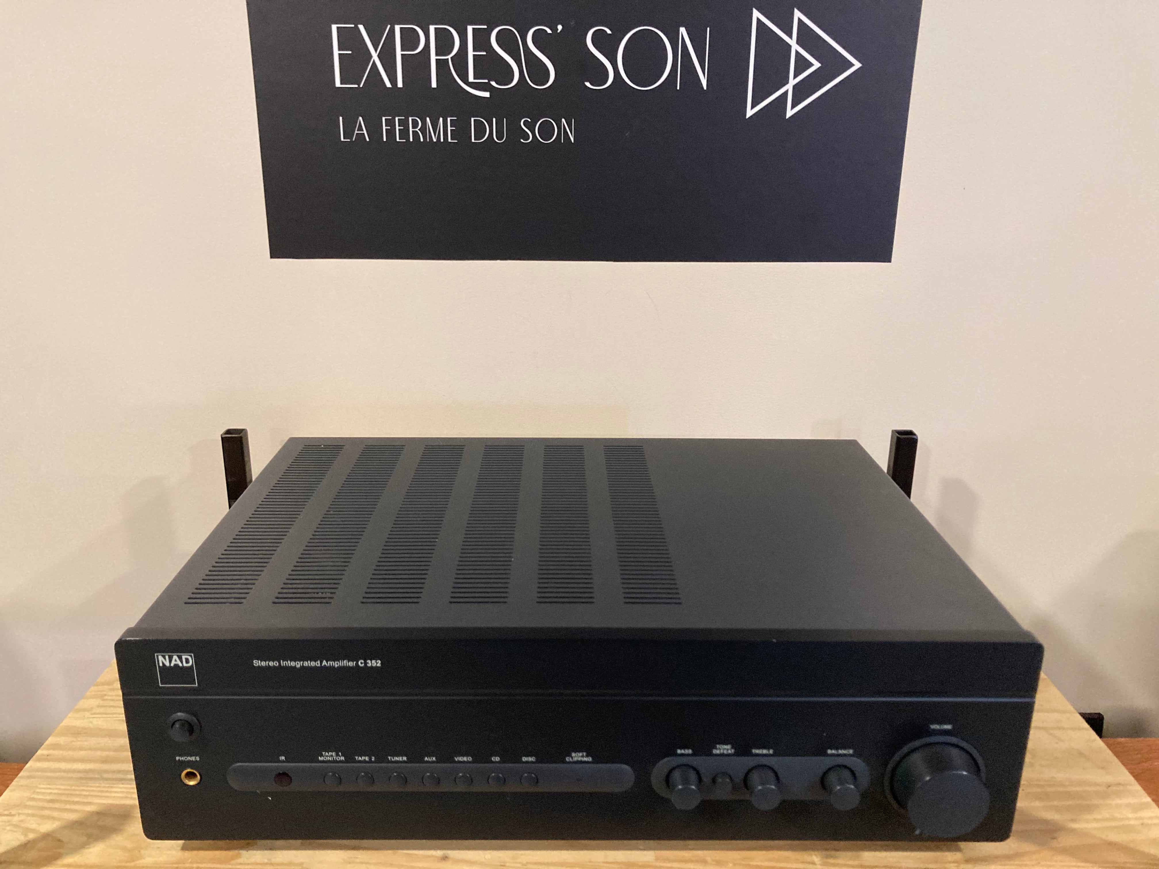 NAD C352