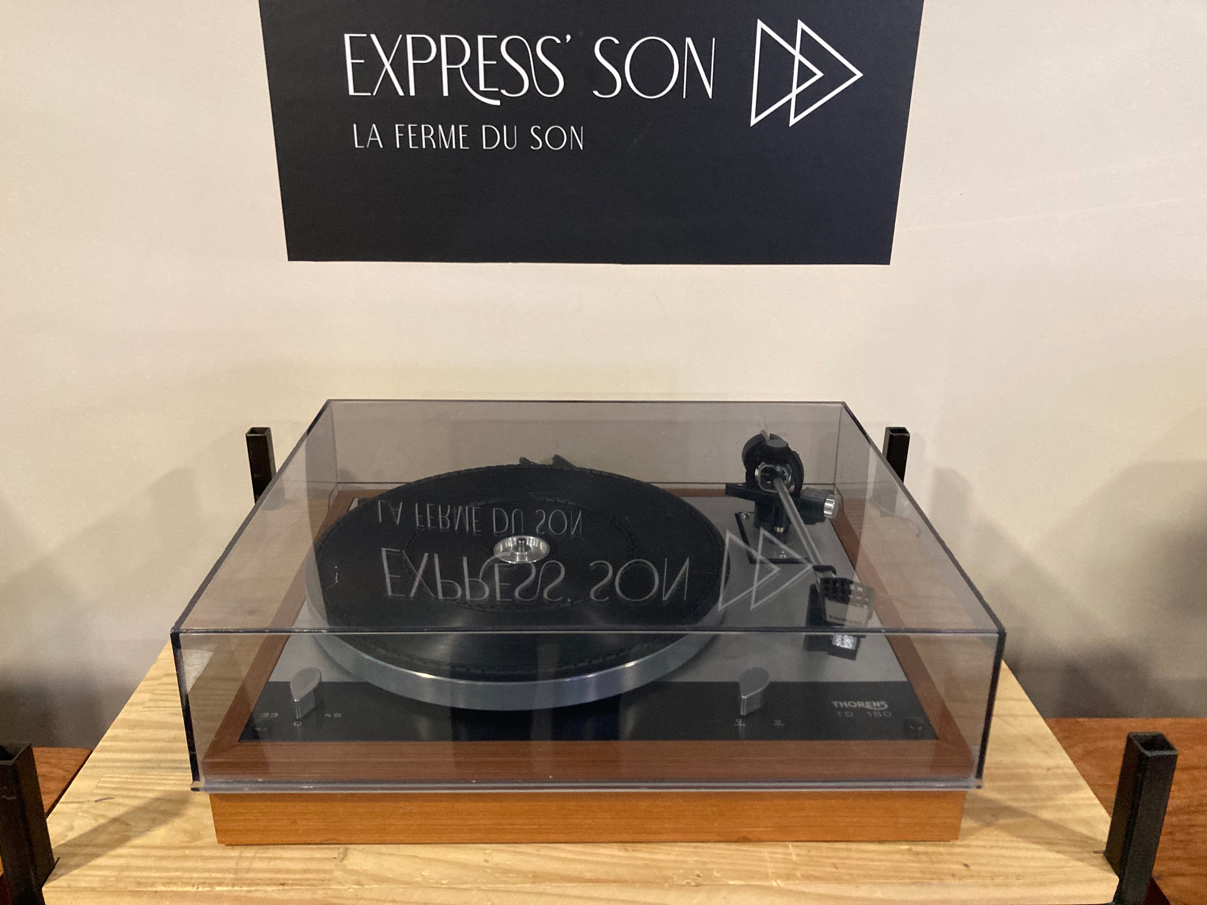 THORENS TD160